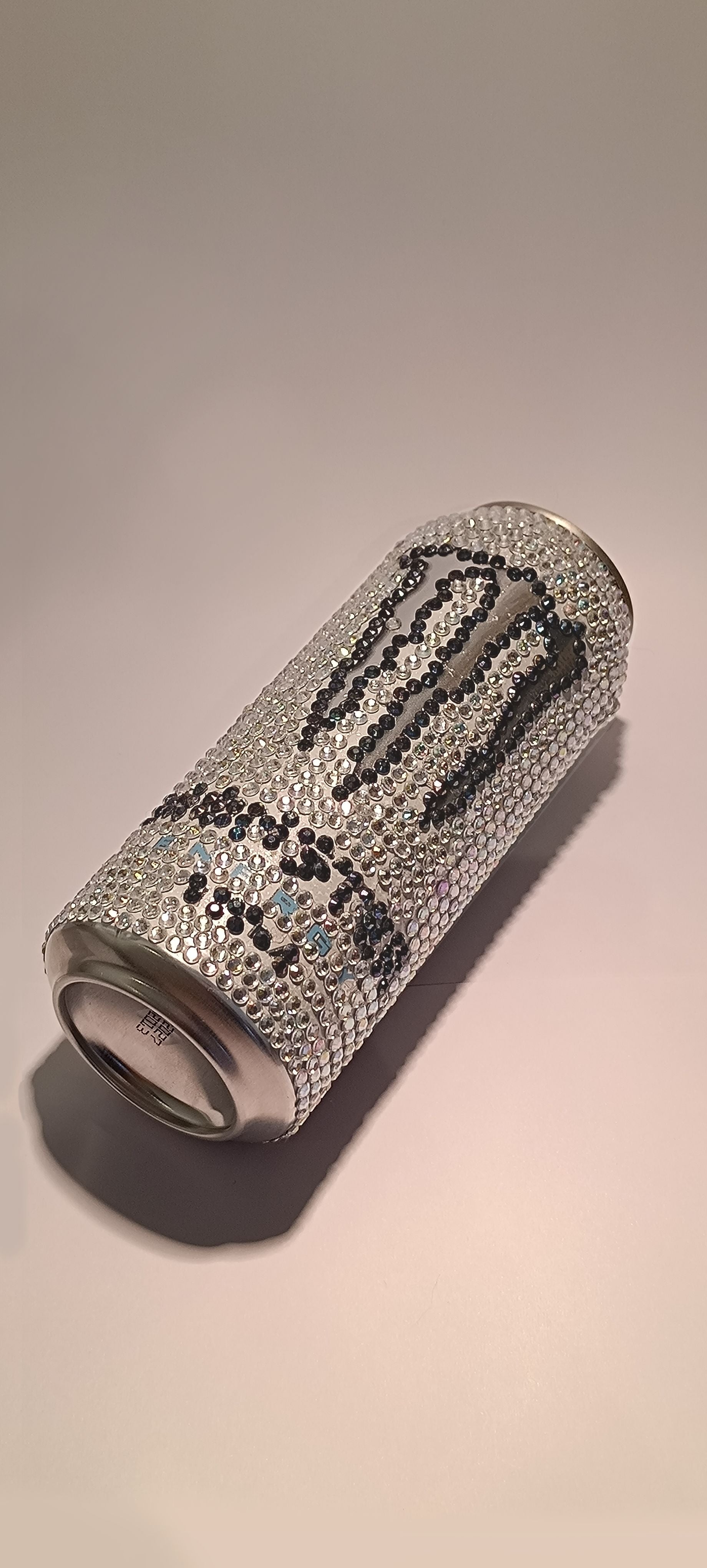 DIY Glitzernde Monster Dose, Funkelnde Strassteine